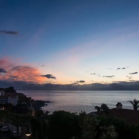 Apartment With Ocean View And Parking Funchal  Exterior photo