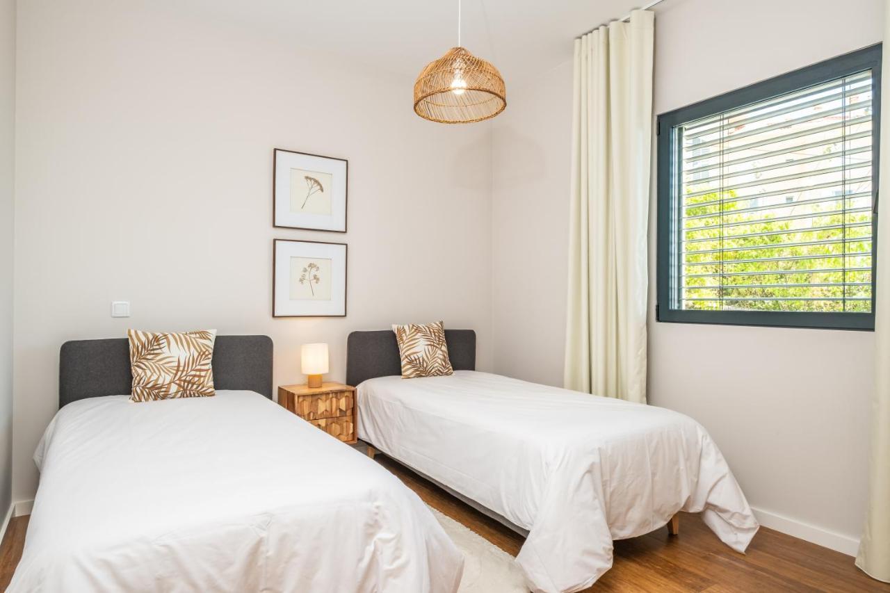 Appartement With Ocean View And Parking Funchal (Madeira)